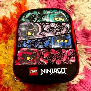 Clean and insulated Lego Ninjago kids lunch box!  Very clean and ready to use!